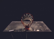 爱游戏入口-布伦森单骑救主，国王关键战突围骑士