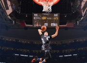 爱游戏官方-绝杀之城的英雄，字母哥关键制胜，广州队险胜深圳队