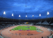 爱游戏下载-当德甲争冠战遇见CBA爆冷夜，体育世界的平行宇宙