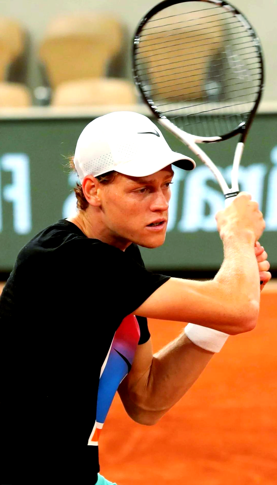 ATP总决赛险胜法网，辛纳扛起全队