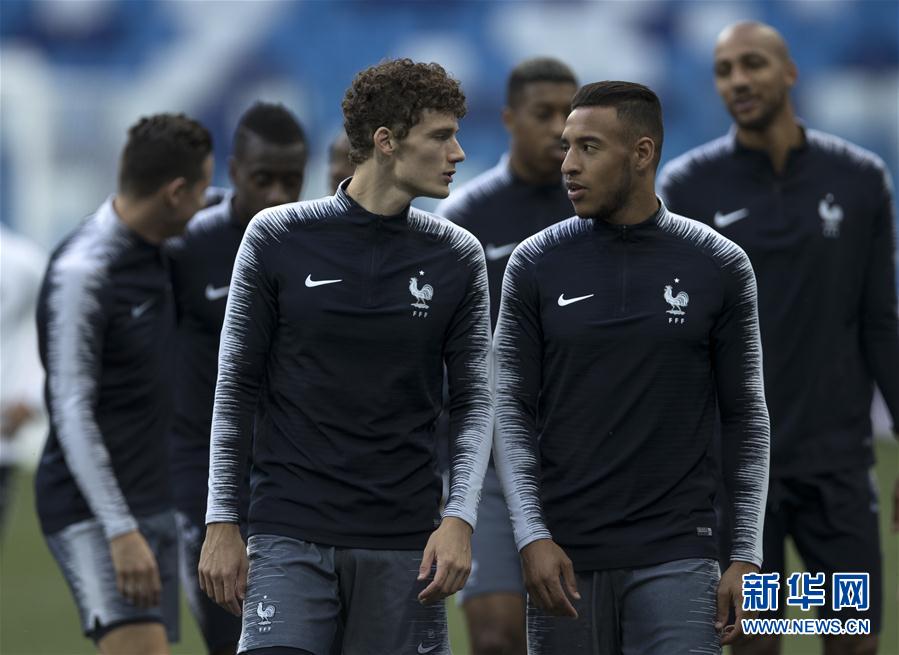 法国队完胜泰国队，黄鸭组合惊艳四座