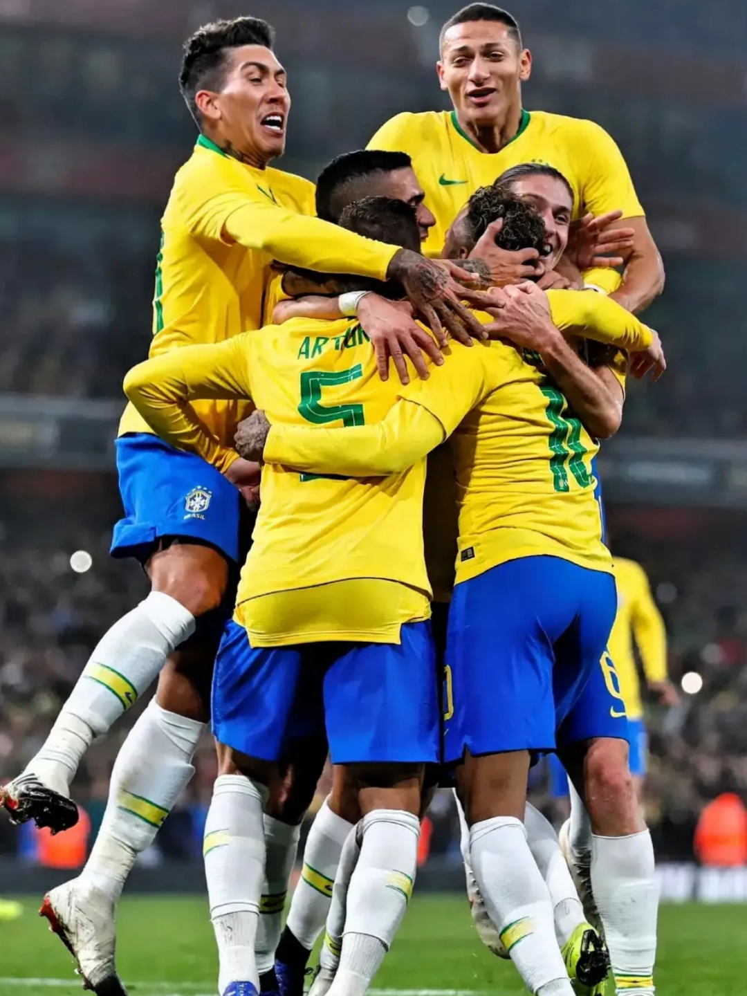 巴西力克乌拉圭,阿什拉夫扛起全队 巴西力克乌拉圭,阿什拉夫扛起全队