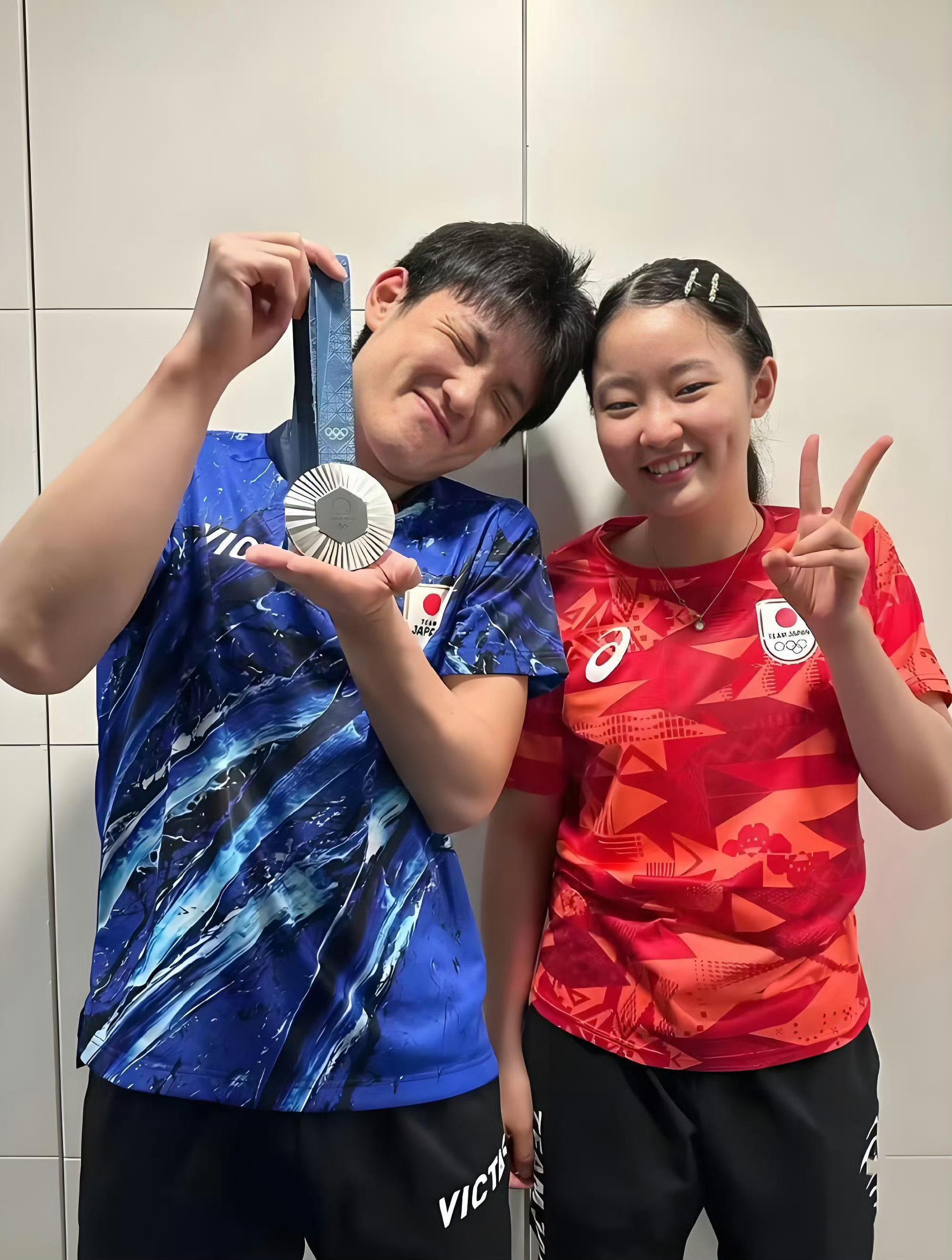 日本队险胜韩国队,张本智和刷新纪录 日本队险胜韩国队,张本智和刷新纪录