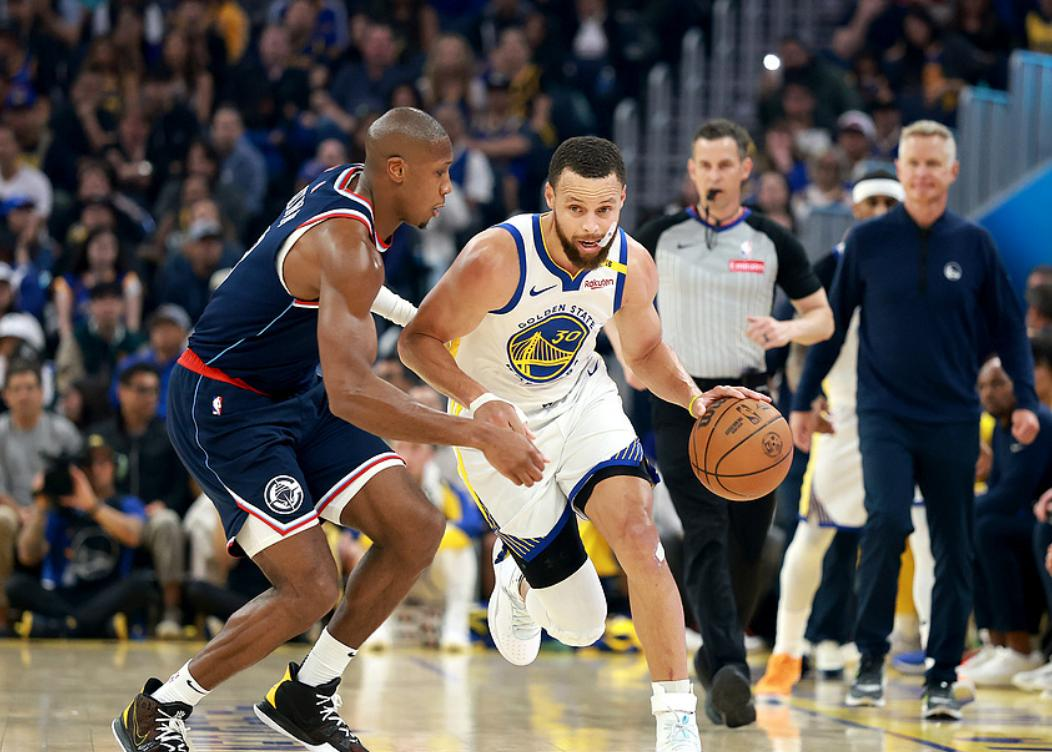 76人强势快船，库里爆发神勇