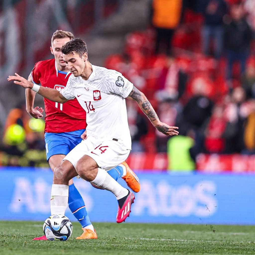 英格兰横扫波兰,库尔图瓦高光表现 英格兰横扫波兰,库尔图瓦高光表现