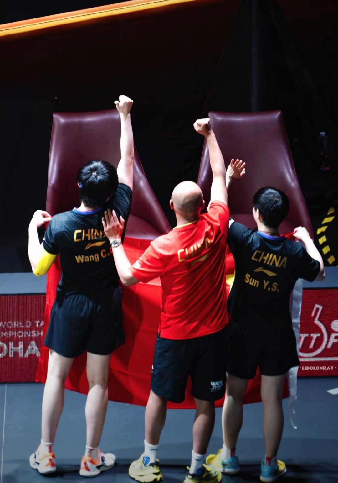 杰出球员凭借超强实力,引领球队赢下比赛 杰出球员凭借超强实力,引领球队赢下比赛