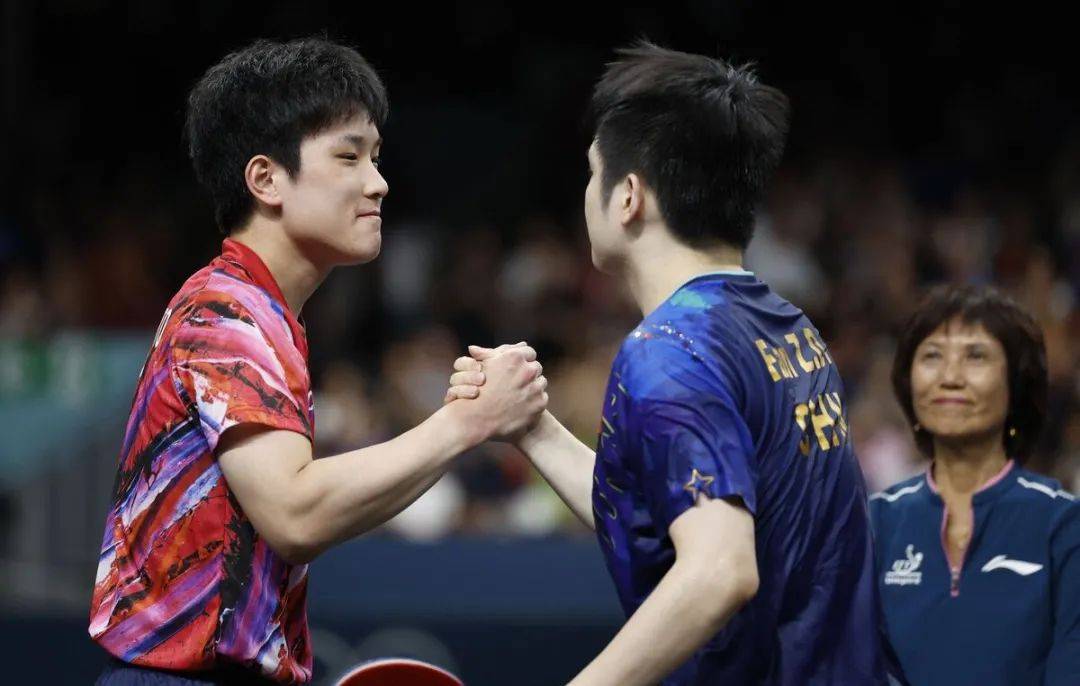 日本队翻盘瑞典队，张本智和惊艳四座