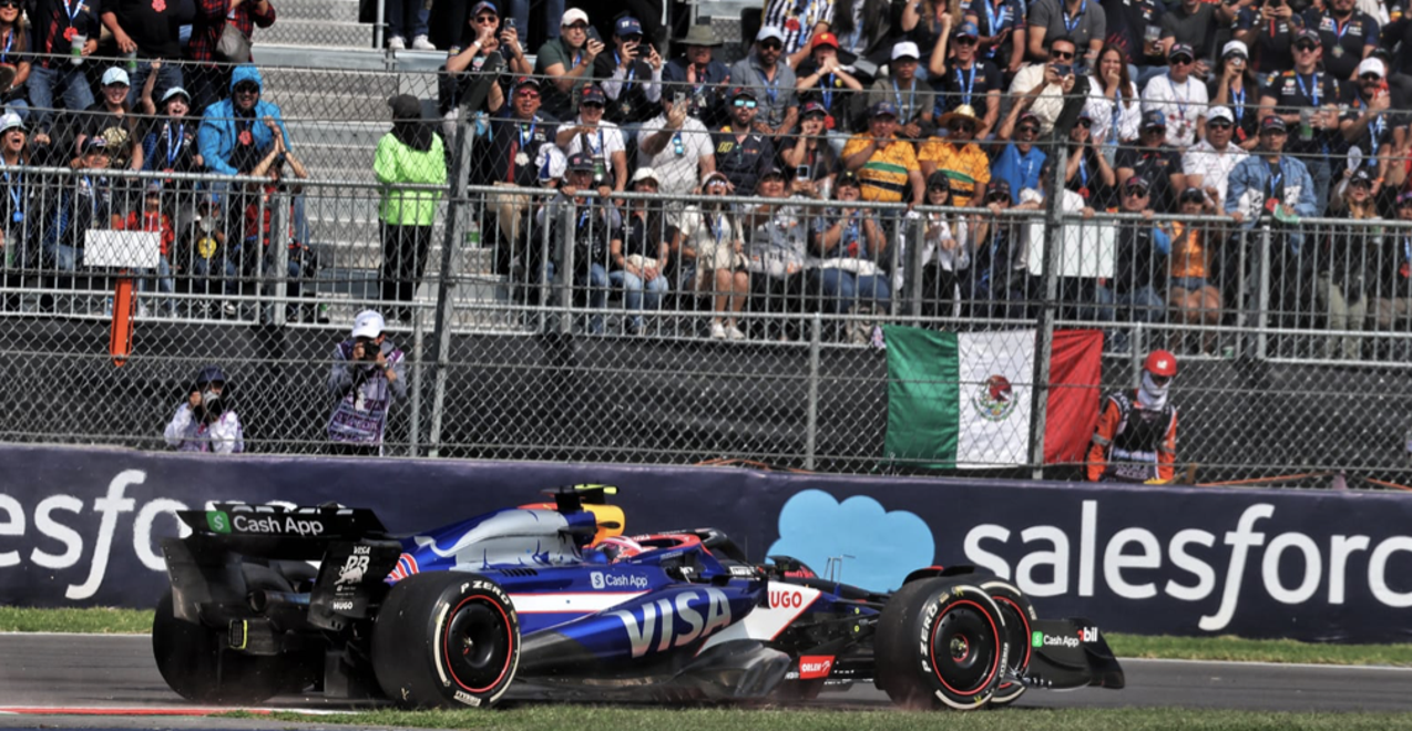 梅赛德斯绝杀红牛车队,佩雷兹统治全场 梅赛德斯绝杀红牛车队,佩雷兹统治全场